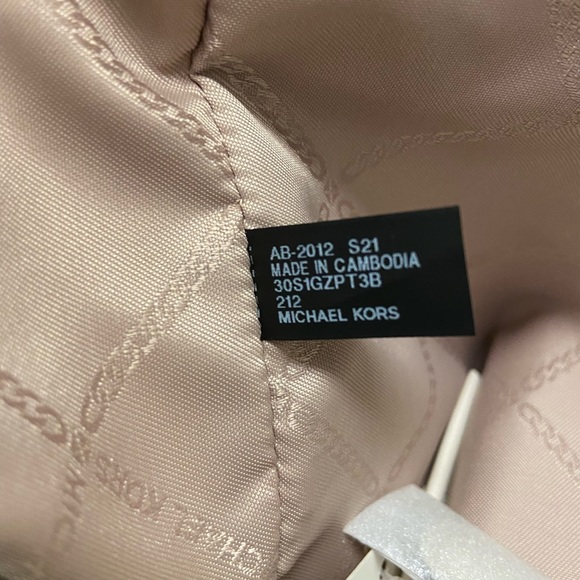 Michael KORS Large Open Tote - Picture 8 of 16